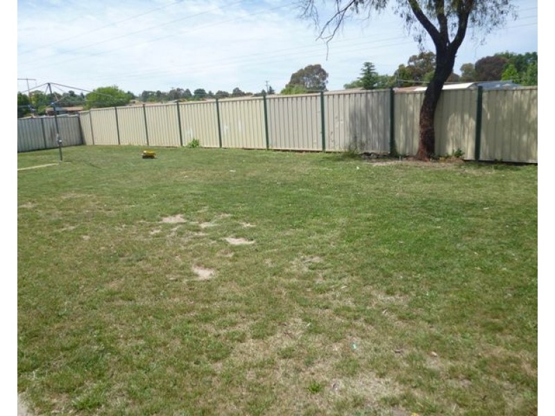 8 Algona Crescent, Orange NSW 2800