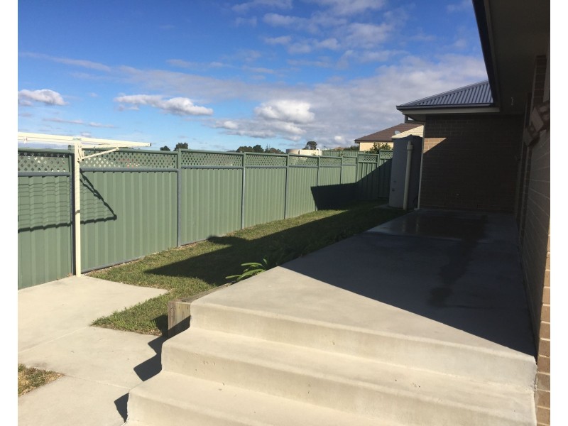 7 Quinlan Run, Orange NSW 2800