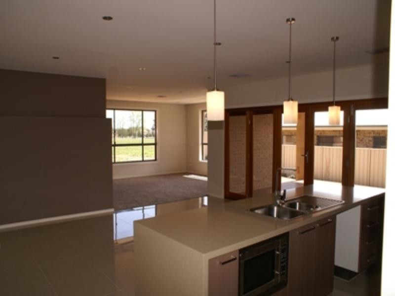 21 Emerald Drive, Orange NSW 2800