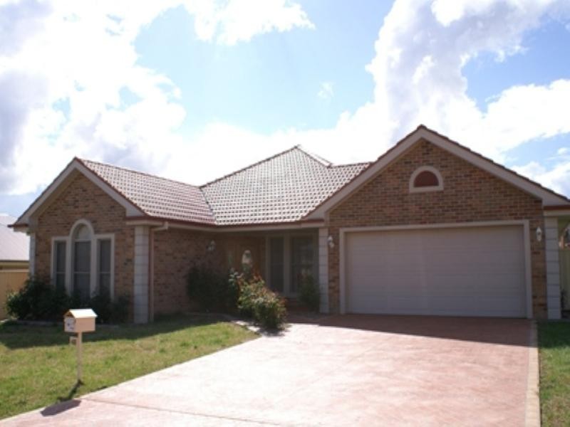 40 Roselawn Drive, Orange NSW 2800
