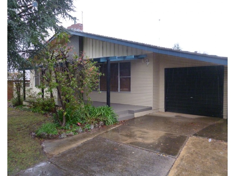 8 Birinta Place, Orange NSW 2800