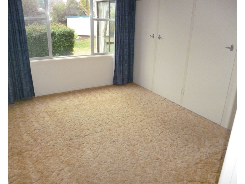 8 Birinta Place, Orange NSW 2800