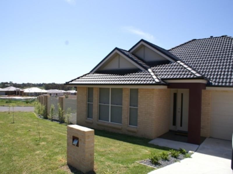8 Diamond Drive, Orange NSW 2800