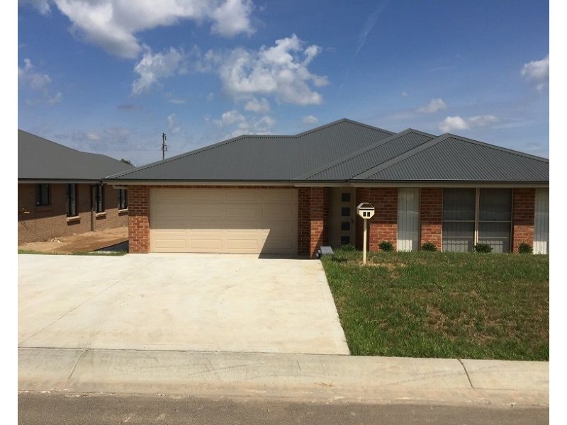 19 Grace Rise, Orange NSW 2800