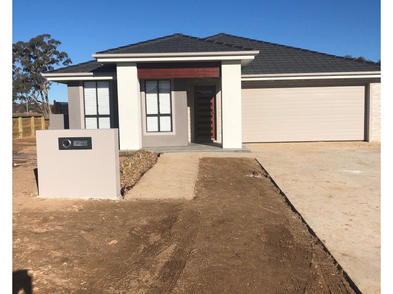 32 Tilston Way, Orange NSW 2800