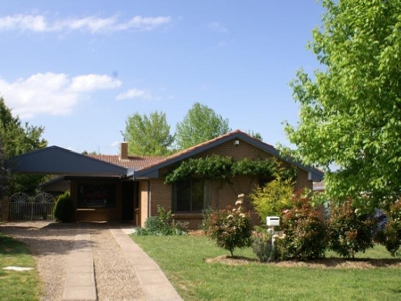 8 Brooke Place, Orange NSW 2800