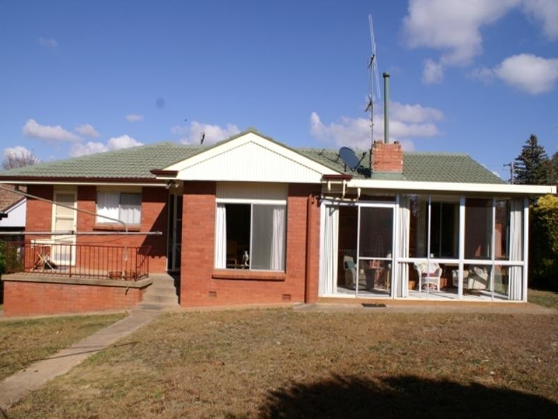 21 Rowan Street, Orange NSW 2800