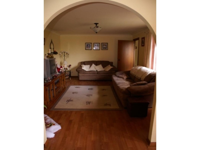 8 Pioneer Place, Orange NSW 2800