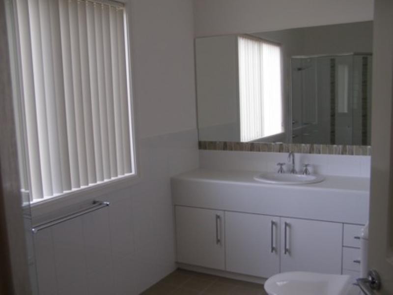 3 Lisbon Circuit, Orange NSW 2800