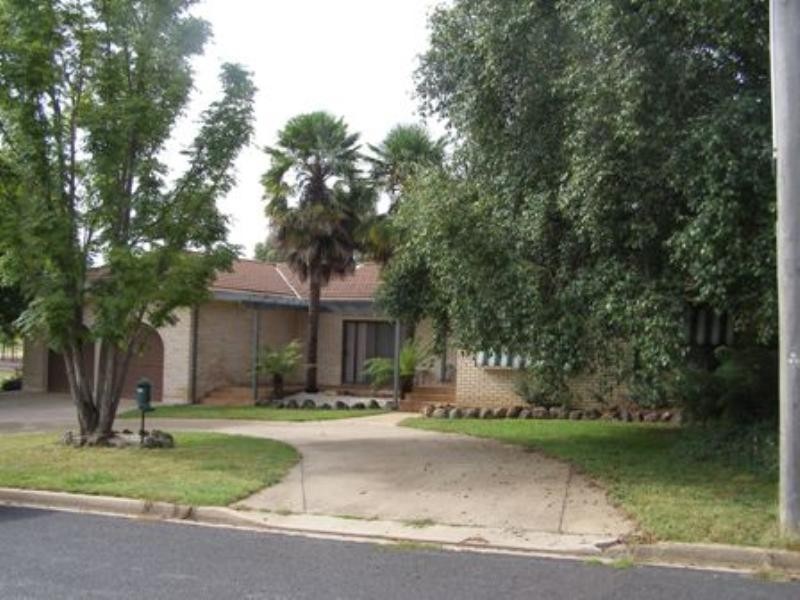 12 Barcelona Way, Orange NSW 2800