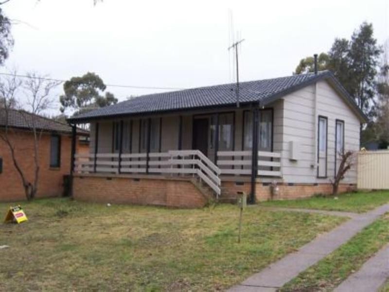 2 Illawong Place, Orange NSW 2800