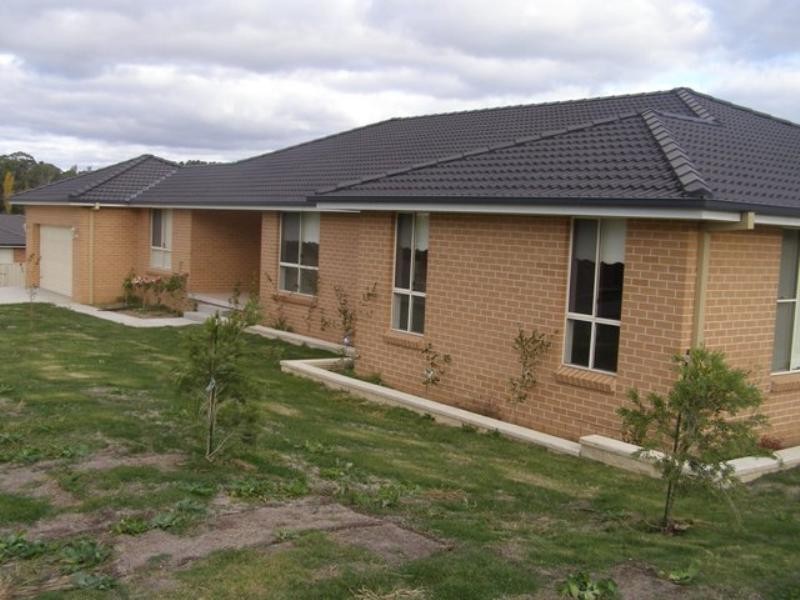 1 Fahy Crescent, Orange NSW 2800