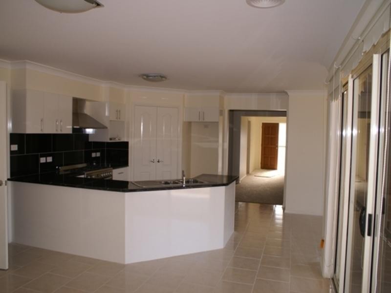 1 Fahy Crescent, Orange NSW 2800