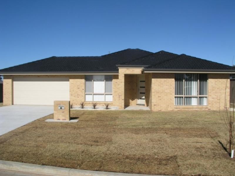 10 Emerald Street, Orange NSW 2800