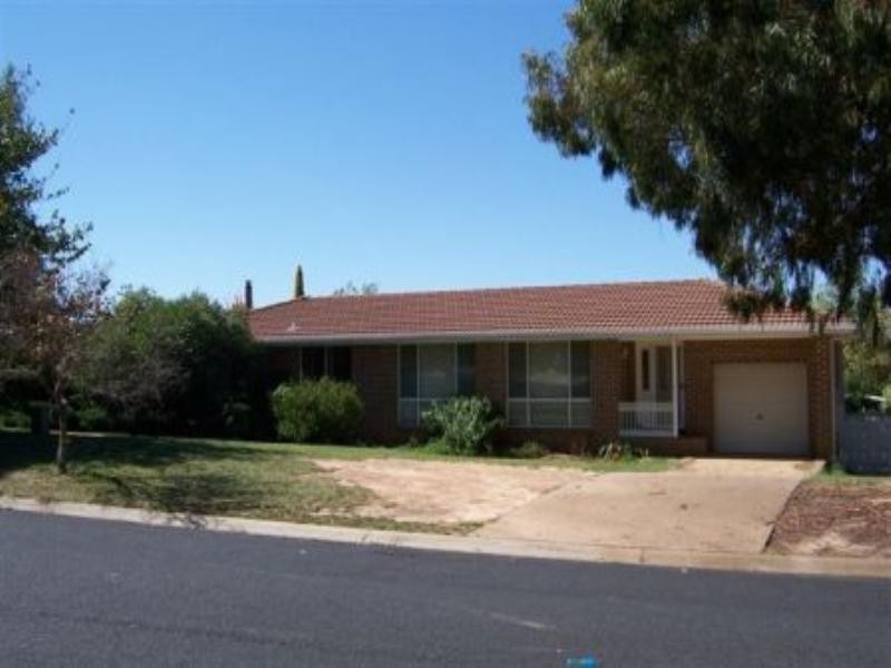 15 Pioneer Place, Orange NSW 2800