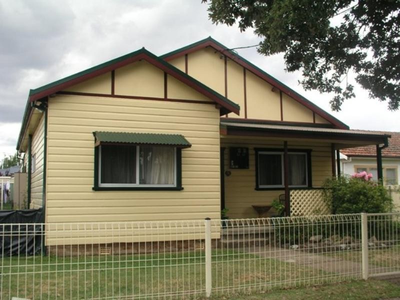 15 Churchill Avenue, Orange NSW 2800