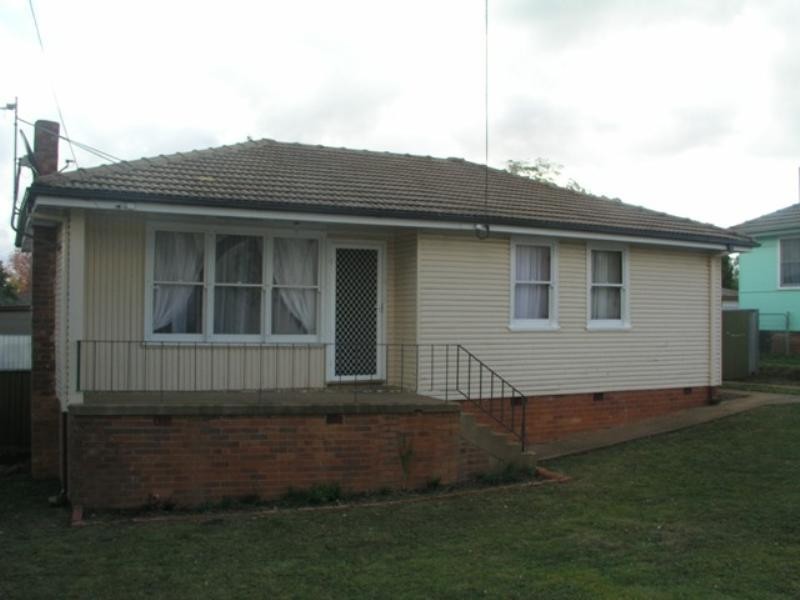 171 Lone Pine Avenue, Orange NSW 2800