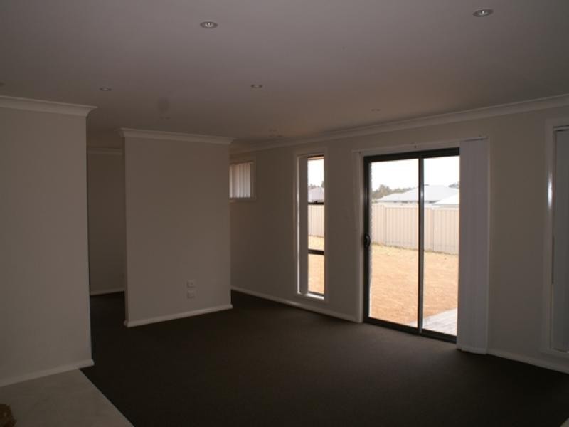 19 Diamond Drive, Orange NSW 2800