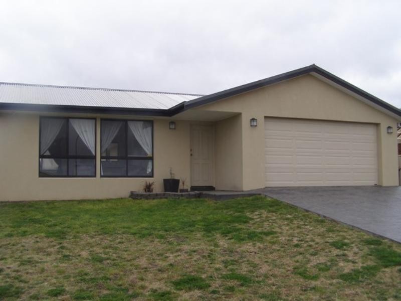 7 Gilroy Place, Orange NSW 2800