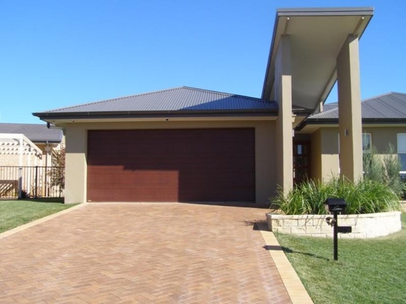 9 Diamond Drive, Orange NSW 2800