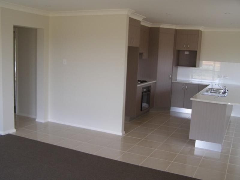 35 Moonstone, Orange NSW 2800