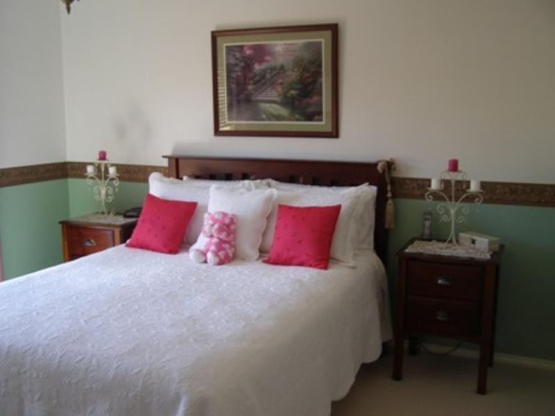 18 Pineridge Drive, Orange NSW 2800