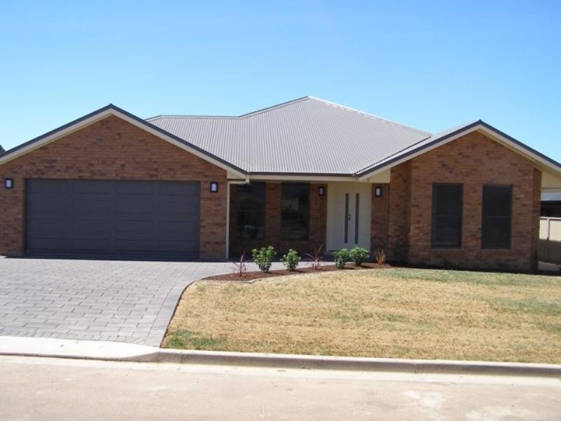21 Pearl Crescent, Orange NSW 2800
