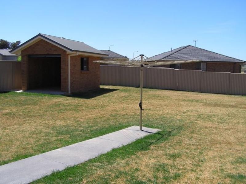 21 Pearl Crescent, Orange NSW 2800