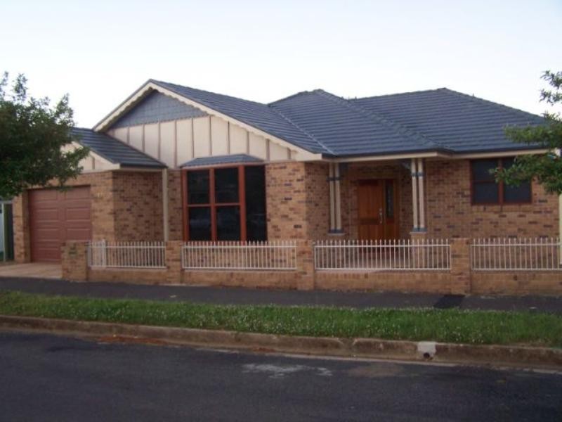 377 Summer Street, Orange NSW 2800