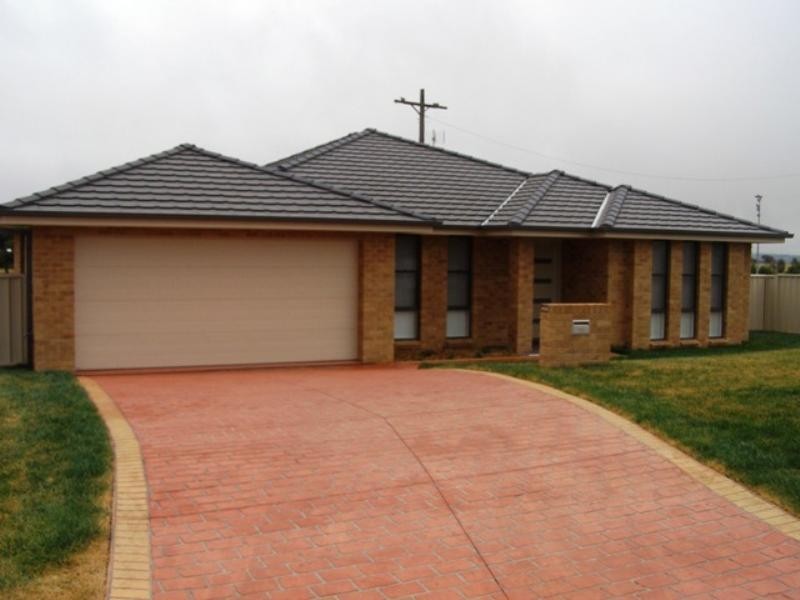 69 Diamond Drive, Orange NSW 2800