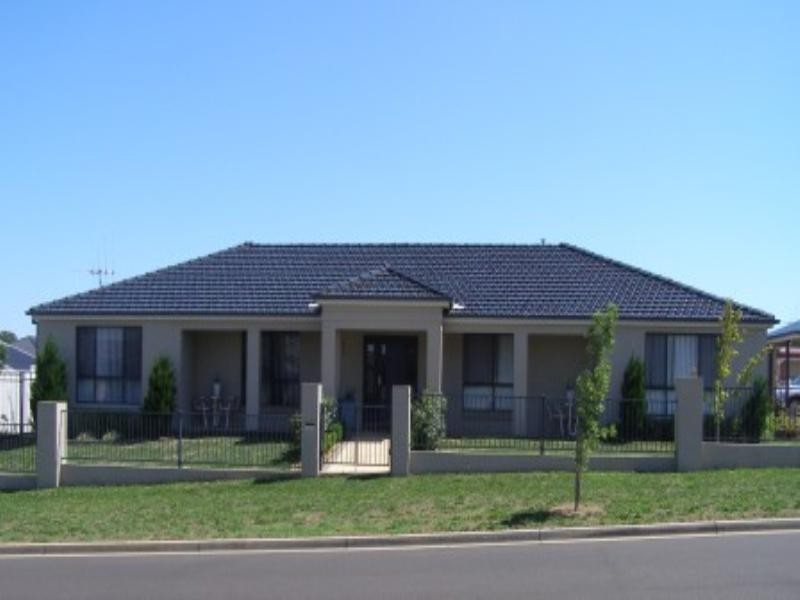 1 Bimble Close, Orange NSW 2800