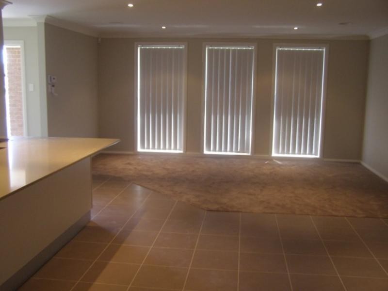 8 Onyx Street, Orange NSW 2800