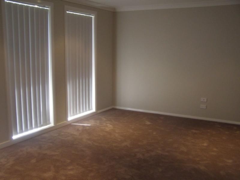 8 Onyx Street, Orange NSW 2800