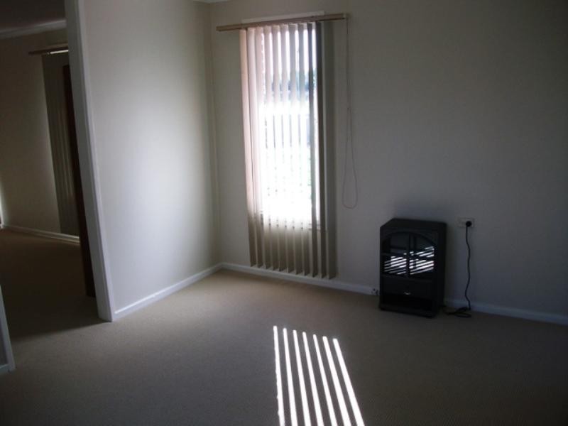 2 Algona Crescent, Orange NSW 2800