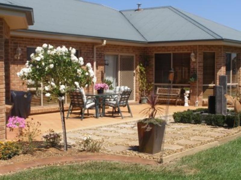 15 The Waterway, Lewis Ponds NSW 2800