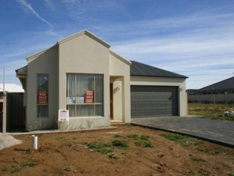 25 Moonstone Drive, Orange NSW 2800