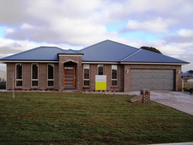 99 Diamond Drive, Orange NSW 2800