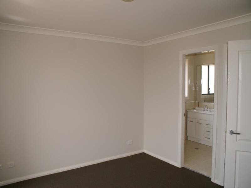 21 Diamond Drive, Orange NSW 2800