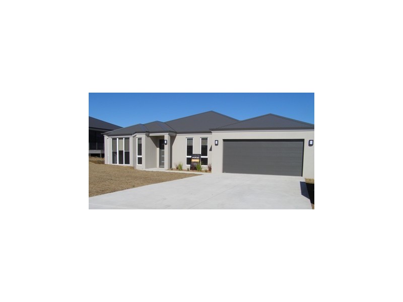 97 Diamond Drive, Orange NSW 2800