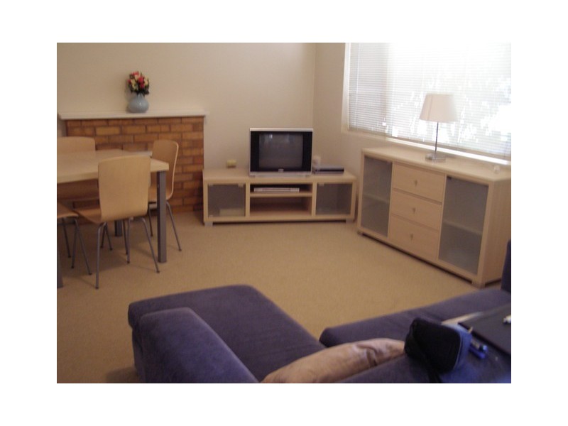 8/14 Burrendong Way, Orange NSW 2800