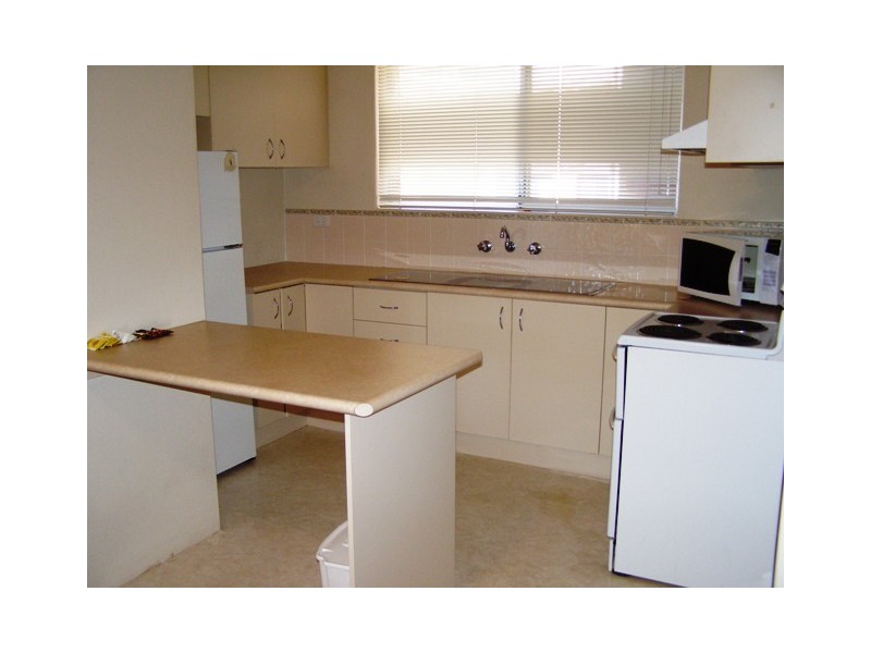 8/14 Burrendong Way, Orange NSW 2800