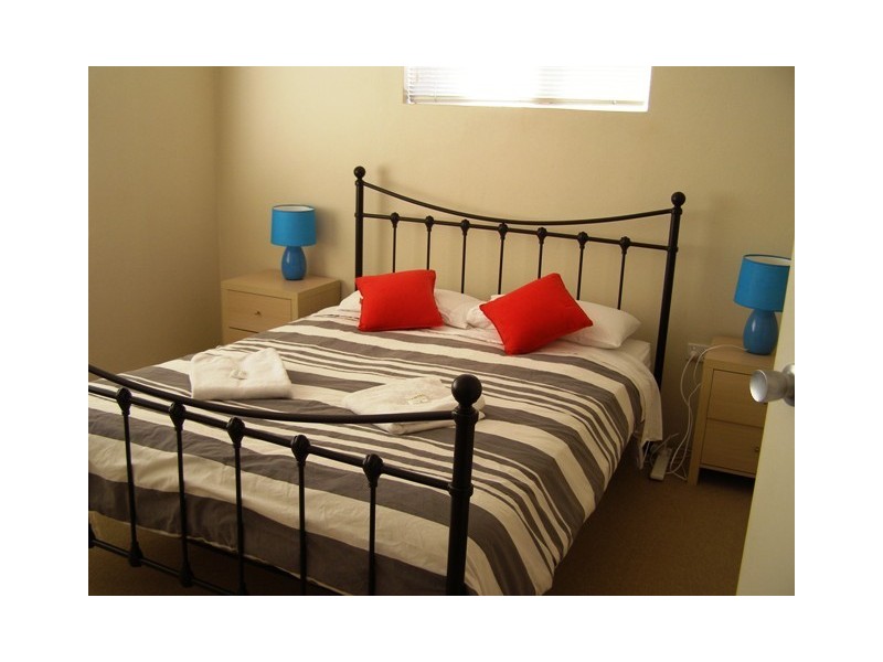 8/14 Burrendong Way, Orange NSW 2800