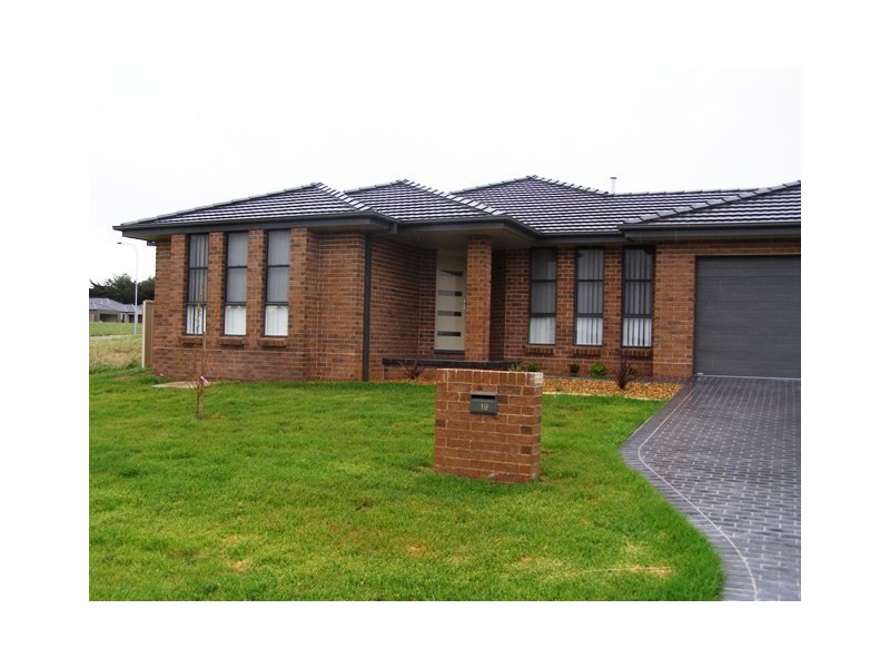 19 Diamond Drive, Orange NSW 2800