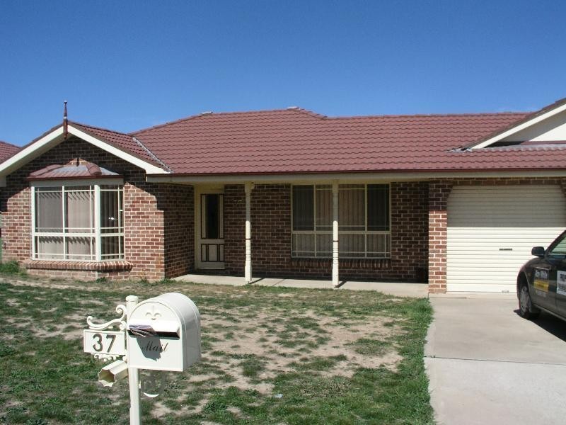 37 Coombes Place, Orange NSW 2800