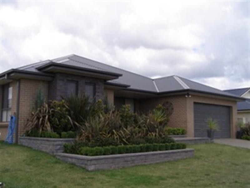 8 Romano Drive, Orange NSW 2800