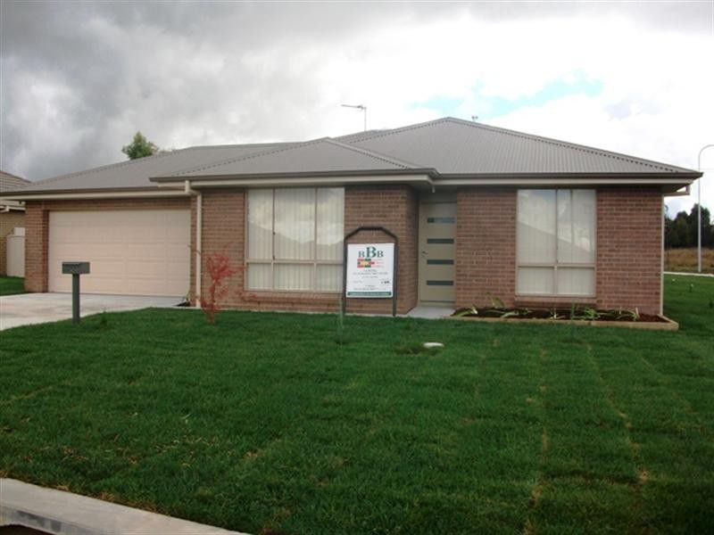 86 Diamond Drive, Orange NSW 2800