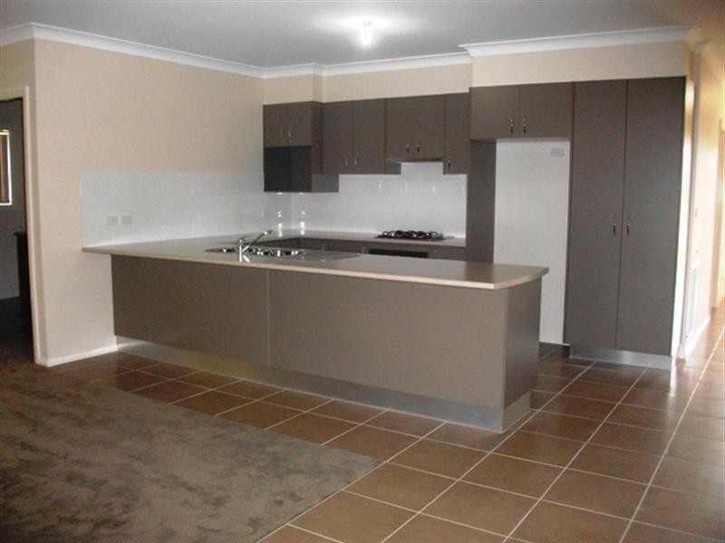 1 Buckland Drive, Orange NSW 2800