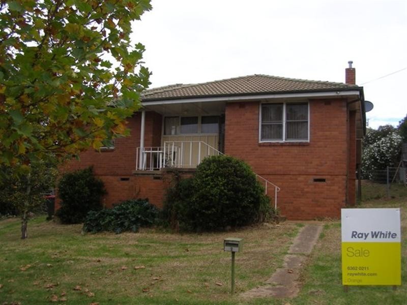 2 Leura Road, Orange NSW 2800