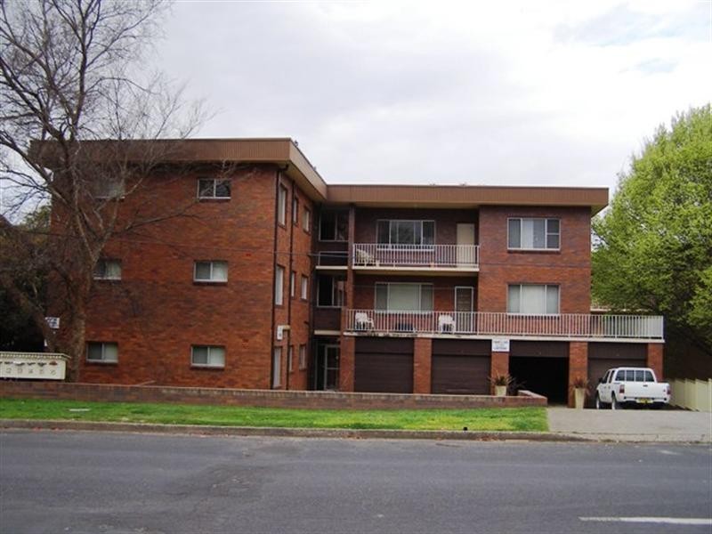 Unit 15-15 Burrendong Way, Orange NSW 2800