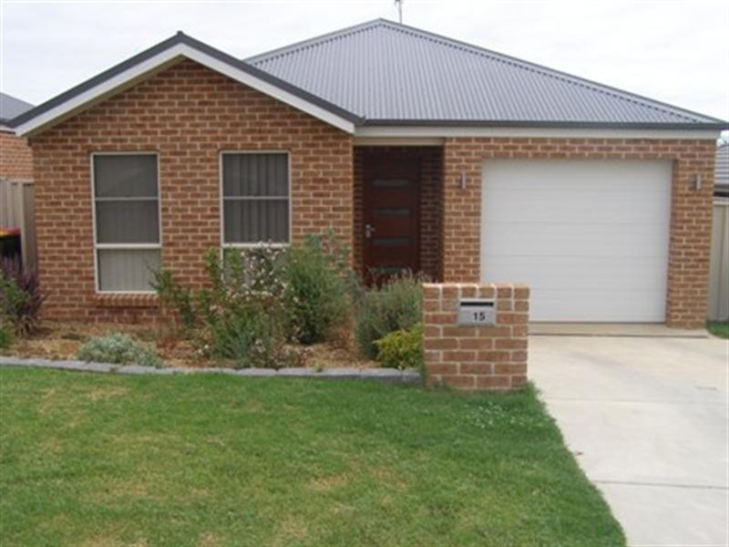 15 Romano Drive, Orange NSW 2800